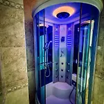 Ember Spacious 2br Near Eternal Flame *